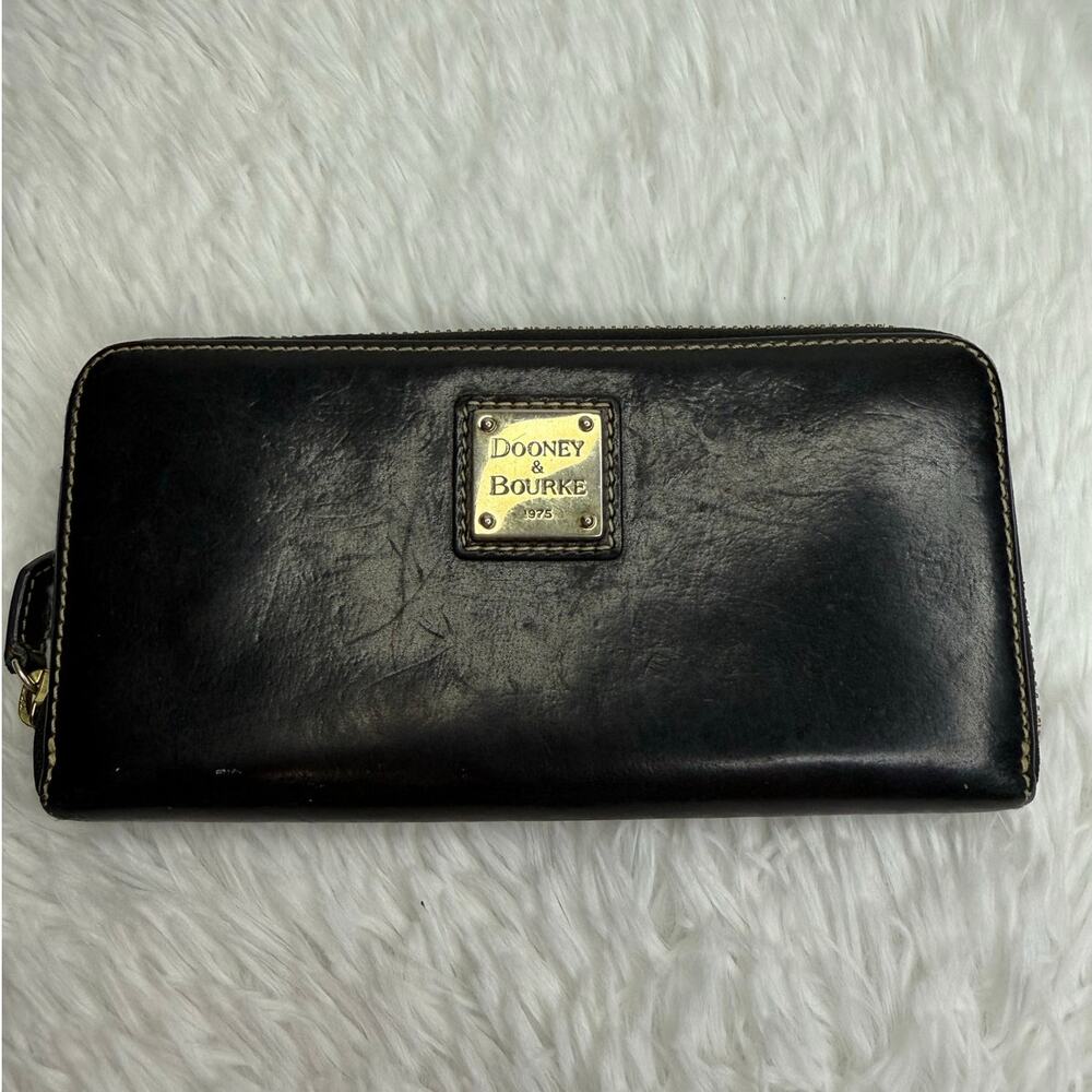 DOONEY & BOURKE Black Zip Around Wallet